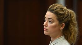 Γιατί διέγραψαν την Amber Heard από το Twitter;