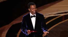 Ο Chris Rock έριξε χυλόπιτα στα Oscars μετά το χαστούκι