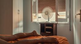 Είσαι από αυτούς που κοιμούνται με κλειστή ή ανοιχτή πόρτα; - Να τι σημαίνει