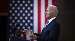 Οι Δημοκρατικοί στις ΗΠΑ γίνονται πιο πλούσιοι και πιο λευκοί