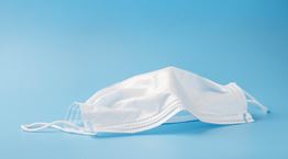 Η αμφιλεγόμενη χρήση της μάσκας