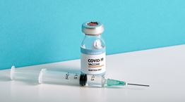 Κι όμως, υπάρχει ιδανική ώρα για το εμβόλιο κατά του Covid-19