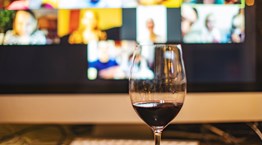 Η πανδημία αύξησε την κατανάλωση αλκοόλ