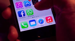 To Pink είναι ο νέος ιός του WhatsApp