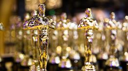 Το κόκκινο χαλί των Oscars βάφτηκε &#39;σαμπανιζέ&#39;