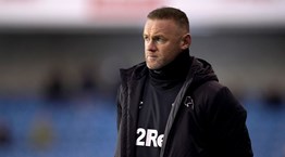 Wayne Rooney, οι πάγκοι σε περιμένουν