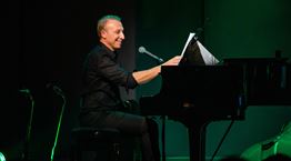 Για τον Μίνωα Μάτσα, η γυναίκα είναι τα πάντα