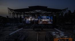 Το Respublika του Λούκας Τβαρκόβσκι δεν είναι παράσταση, είναι κατάσταση