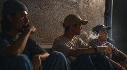 Η νέα γενιά χρησιμοποιεί το TikTok για να κόψει το άτμισμα