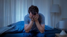 Γιατί δεν κοιμάσαι τώρα πια τα βράδια, σύμφωνα με το Harvard