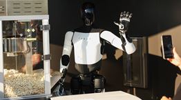 Το ρομπότ του Elon Musk που αντικαθιστά ανθρώπους σε θέσεις εργασίας είναι ό,τι πιο cringe είδαμε σήμερα (video)