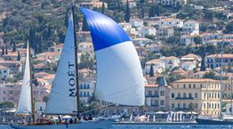 Spetses Classic Yacht Regatta 2024 | Η Moët &amp; Chandon Χρυσός Χορηγός του κορυφαίου Διεθνή Αγώνα Ιστιοπλοΐας