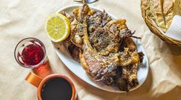 Πού θα φάτε τα πιο επικά παϊδάκια της Αθήνας