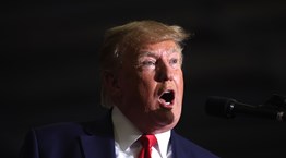 Σε άλλα νέα, έχουμε επιστροφή του Donald Trump στα social media