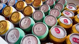 Το δύσκολο καλοκαίρι της βιομηχανίας των αναψυκτικών