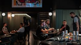 Πώς είναι να πίνεις στο καλύτερο μπαρ του κόσμου