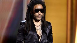 Μόνο ο Lenny Kravitz μπορεί να σηκώνει βάρη με πέτσινο παντελόνι και μπότες