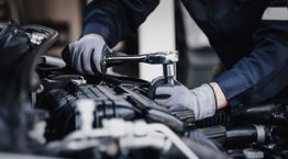 Πού χάθηκαν οι μηχανικοί της πίσω αυλής;