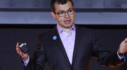 Demis Hassabis, o τύπος που πούλησε το AI εργαστήριό του στη Google έναντι 460 εκατ. ευρώ