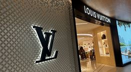 Τα luxury brands που κάνουν τζίρο εκατομμυρίων στην Ελλάδα