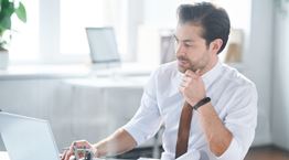 Εύκολο καλοκαιρινό office look σε 5 βήματα