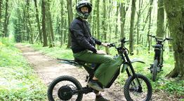 Τα ηλεκτρικά σκούτερ των ελεύθερων σκοπευτών της Ουκρανίας