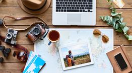 4 υπηρεσίες AI που θα σε βοηθήσουν να σχεδιάσεις τις διακοπές σου