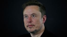 Είναι πιθανό να μας κατακτήσει η AI, λέει ο Musk, αλλά δεν έγινε και κάτι