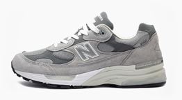 Η ιστορία πίσω από τα αγαπημένα sneakers του Steve Jobs