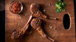 Πώς θα φτιάξεις τα τέλεια αρνίσια παϊδάκια