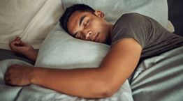 Πώς να κοιμηθείς χωρίς air condition στον καύσωνα