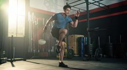 Πρωινές ασκήσεις για να κάψεις 500 θερμίδες