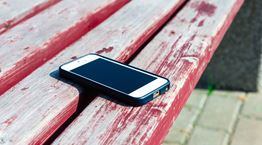 Αυτό το iPhone έπεσε από αεροπλάνο από τα 5.000 μέτρα, και όμως λειτουργεί