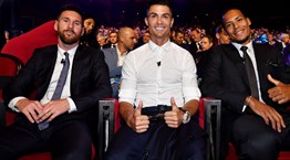 Πώς φτάσαμε στα σημερινά 'χρυσά συμβόλαια' του ποδοσφαίρου;