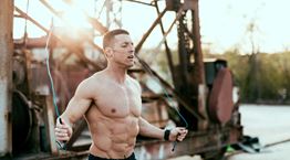 Κάνοντας 1.000 επαναλήψεις στο σχοινάκι, για 30 μέρες