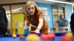 Όλα όσα γνωρίζουμε για τη Liz Truss