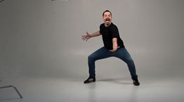 Ο Αλέξανδρος Τσουβέλας είναι ό,τι καλύτερο υπάρχει στο ελληνικό ίντερνετ