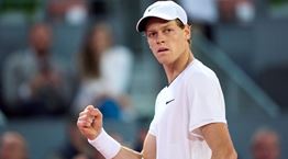 Jannik Sinner, πιο στυλάτος από ποτέ στο Roland Garros