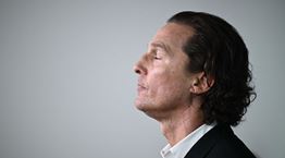 Η συγκλονιστική εξομολόγηση του Matthew McConaughey για τη σεξουαλική κακοποίηση