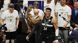 O Γιάννης Αντετοκούνμπο και τα απίθανα ρεκόρ της ζωής του