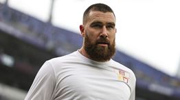 Τι δουλειά έχει ο Travis Kelce στο Grotesquerie του Ryan Murphy;