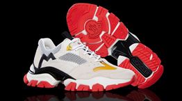 Η Moncler λανσάρει για πρώτη φορά mountain sneakers
