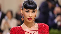 H άβαφη Megan Fox προκαλεί αντιδράσεις. Αλλά γιατί;