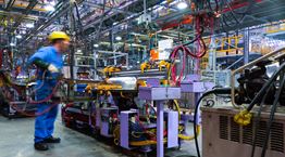 Γιατί έκλεισε το εργοστάσιο της Nissan στον Βόλο