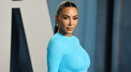 Η Kim Kardashian ακολουθεί τα γυμνά βήματα της Bianca Censori
