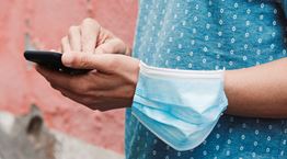 Το Facebook κόβει οριστικά τα fake news για τους εμβολιασμούς