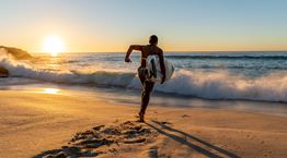 Οι ασκήσεις της παραλίας που θα βάλουν φωτιά στο σώμα σου