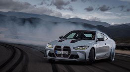 Ταχύτατη, ελαφριά και σέξι. Ή απλά BMW M4 CSL.