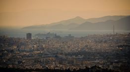 Η Αθήνα της αφρικανικής σκόνης κάνει κακό στο δέρμα μας, λέει πρόσφατη έρευνα