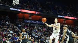 Νεοκλής Αβδάλας: Ο &quot;Έλληνας Ντόντσιτς&quot; που τρελαίνει την Αμερική